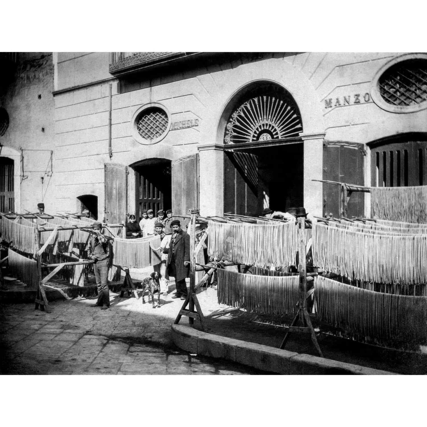Fabrication de pâtes à Milan-Imagesdartistes