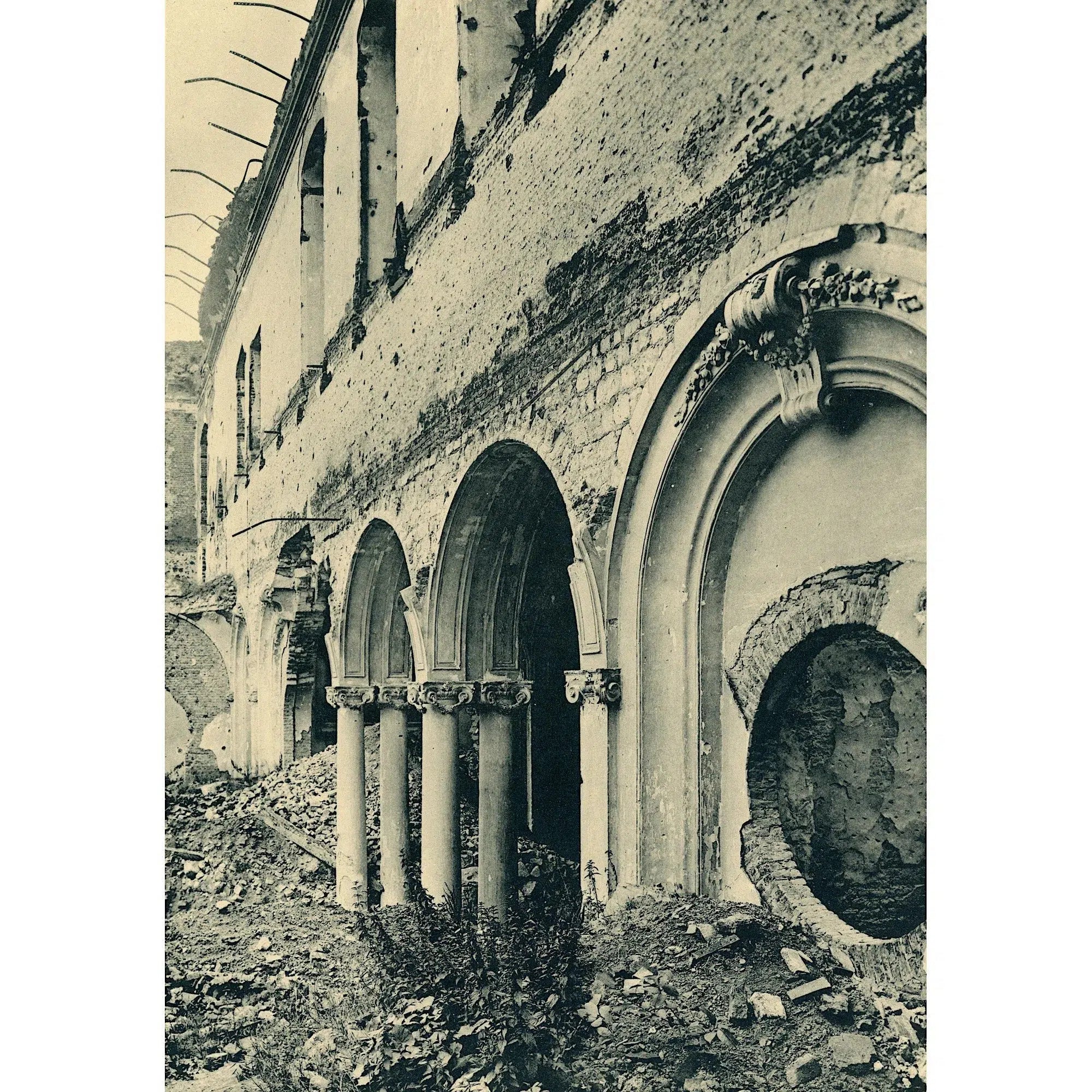 Arras, le Grand Cloître du Palais Saint Vaast en 1919-Imagesdartistes