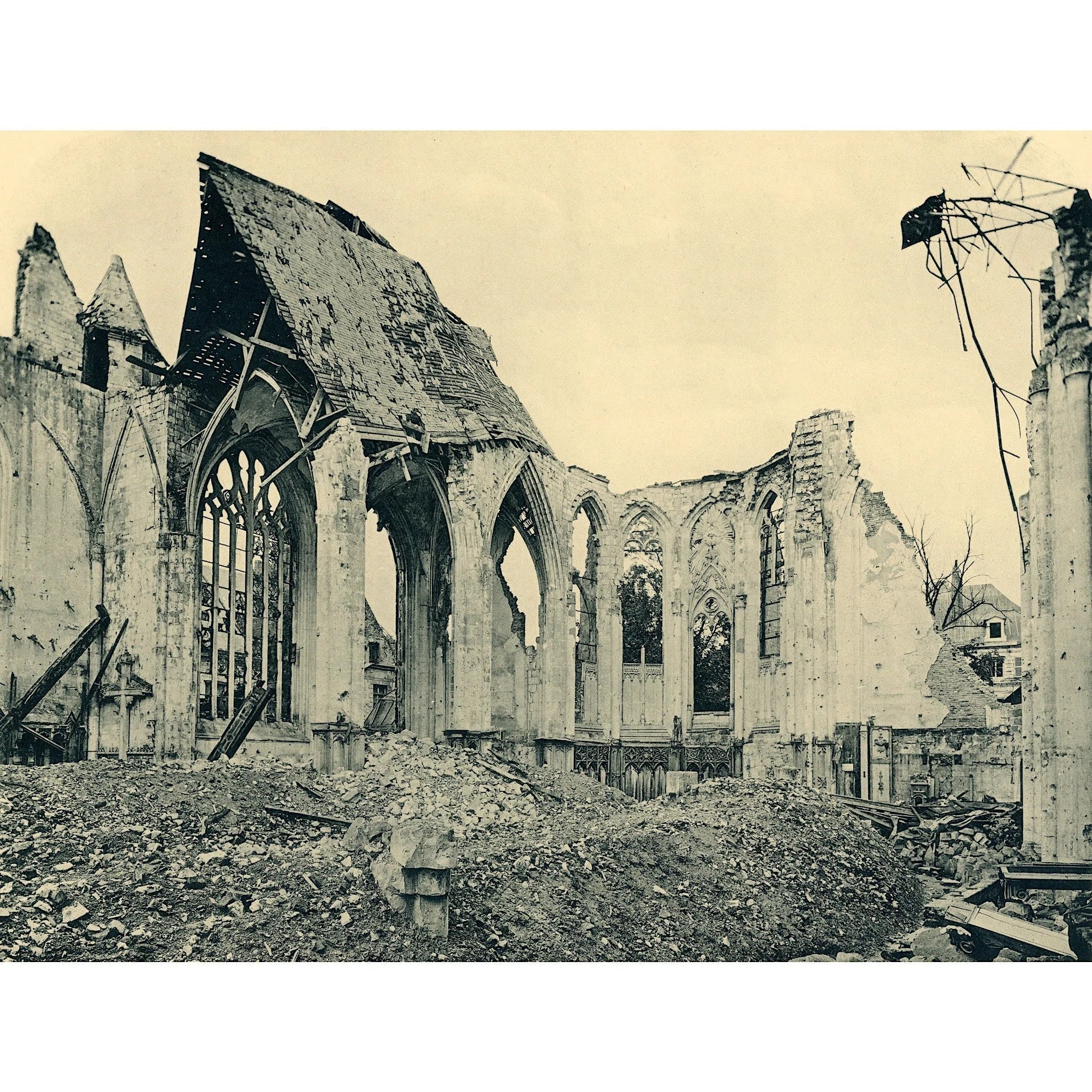 Arras, l'Eglise Saint-Jean-Baptiste (1918)-Imagesdartistes