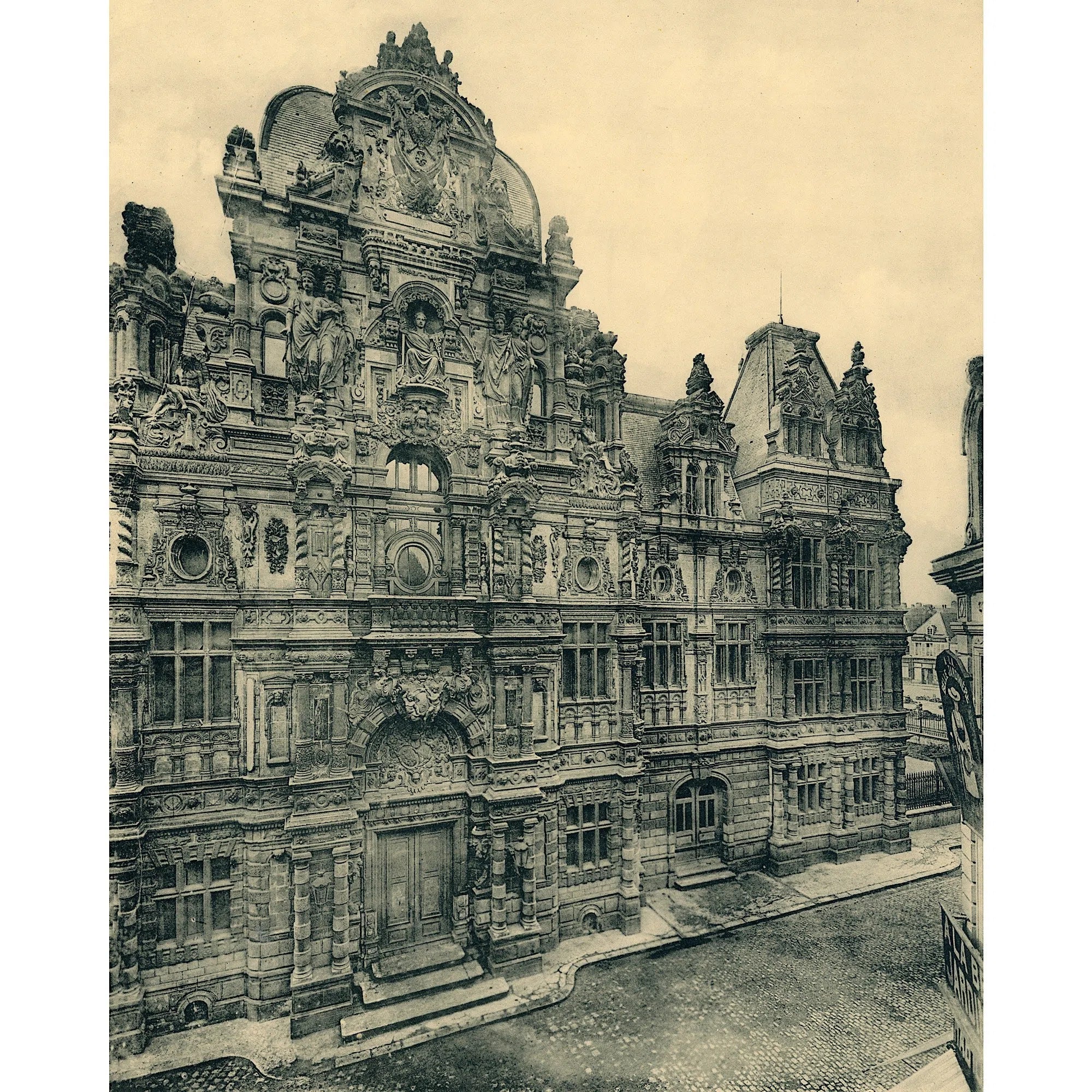 Arras, l'Hôtel de Ville en 1914-Imagesdartistes