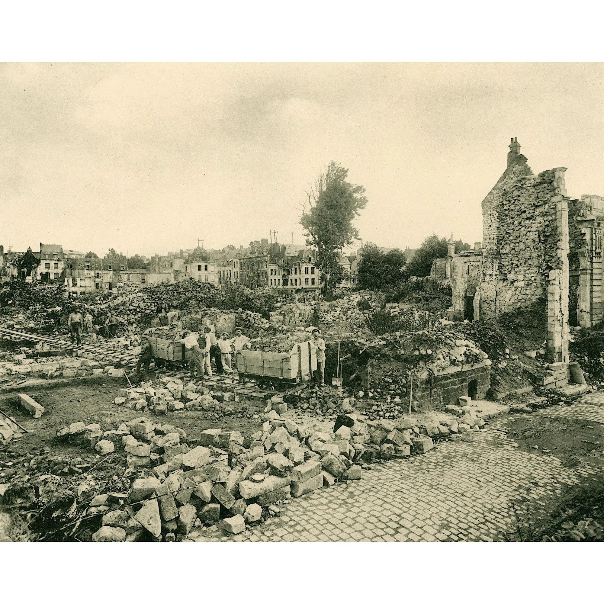 Arras, rue des Vieziers et Quartier Saint-Géry après 1918-Imagesdartistes