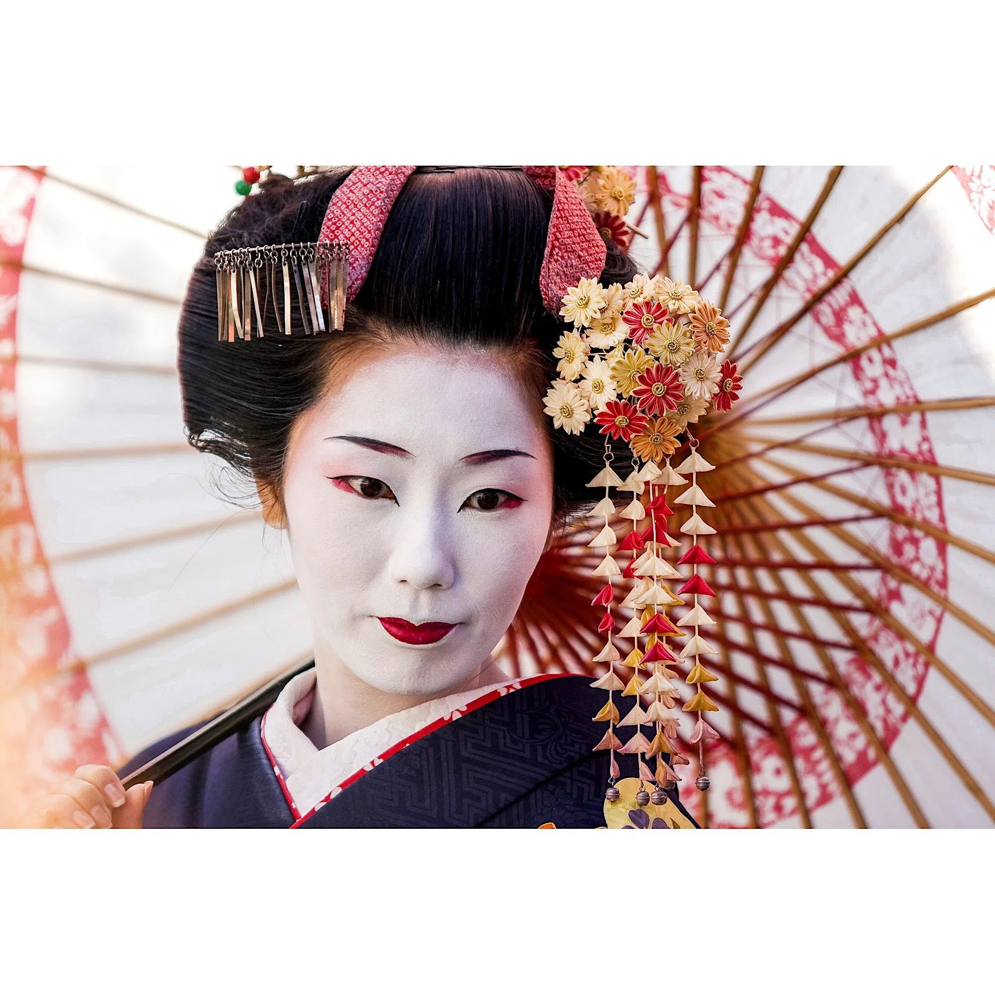 Geisha sous son ombrelle-Imagesdartistes