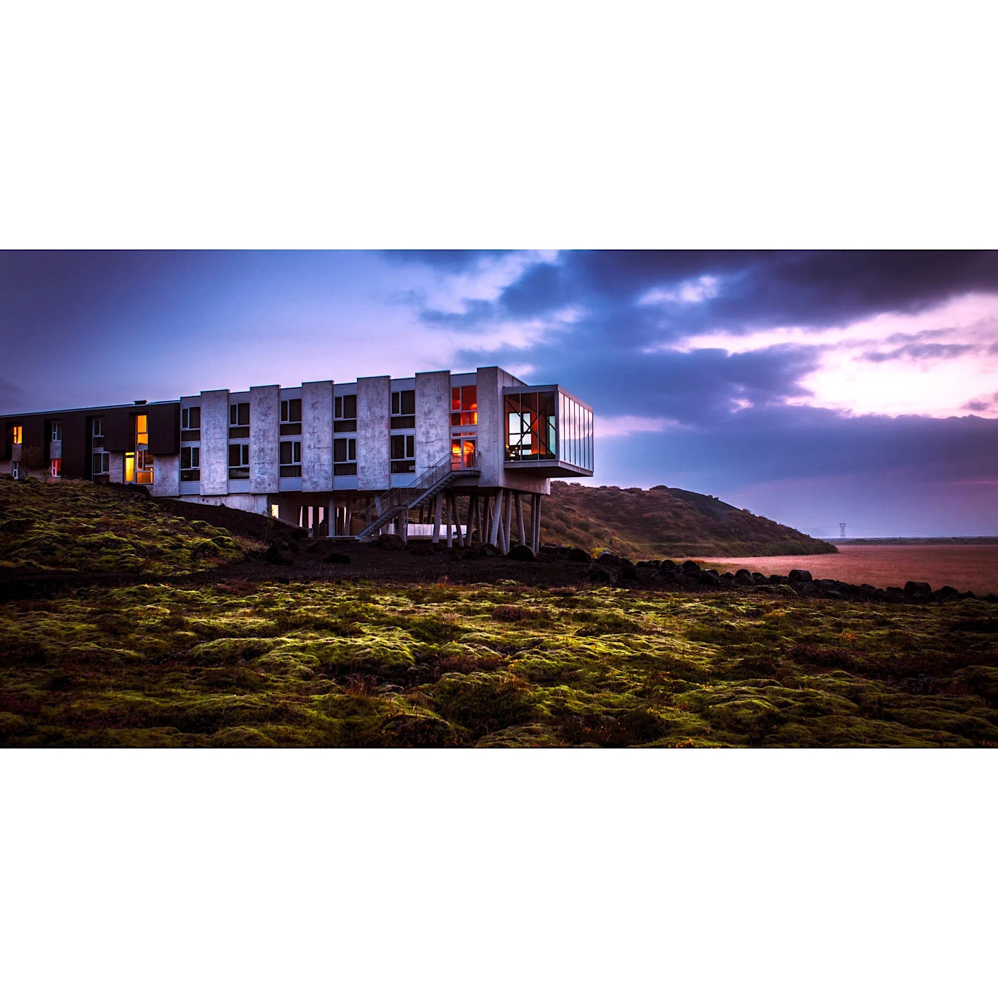 Hôtel perdu dans la nature en Islande-Imagesdartistes