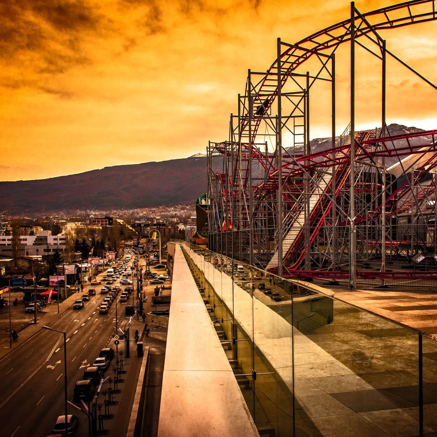 Roller coaster on rooftop-Imagesdartistes