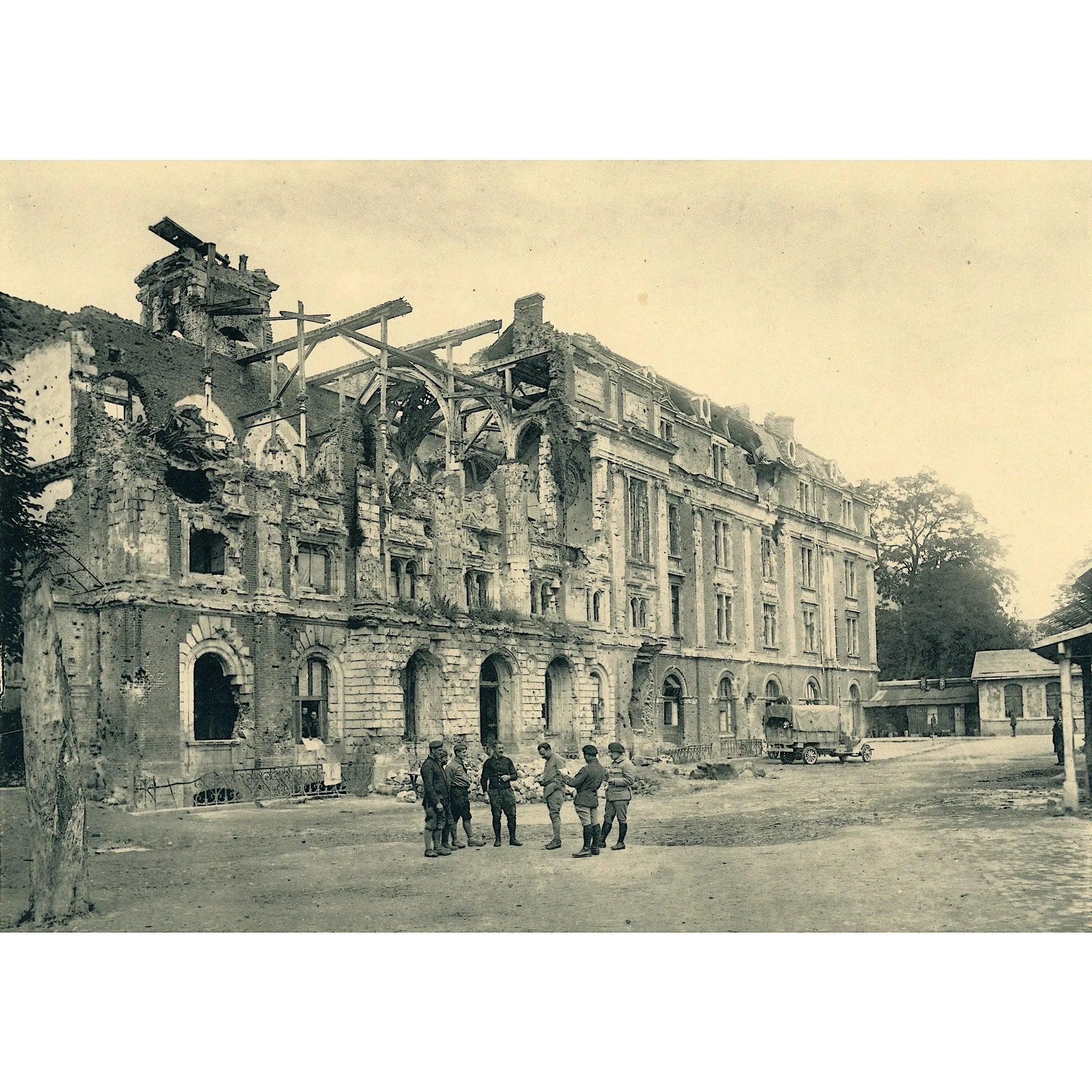 Arras, la Caserne Montesquieu, l'ancien et le petit séminaire en 1918-Imagesdartistes
