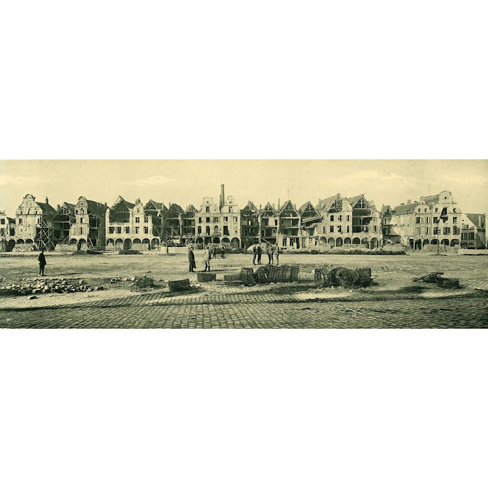 Arras, la Grand Place côté Sud en 1918-Imagesdartistes