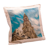 Coussin écru: le ciel filé du beffroi d'Arras-Imagesdartistes